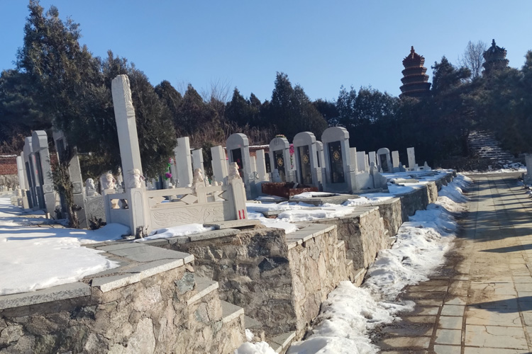 沈阳公墓经营性墓地陵园都有哪些，周边墓园都多少钱？