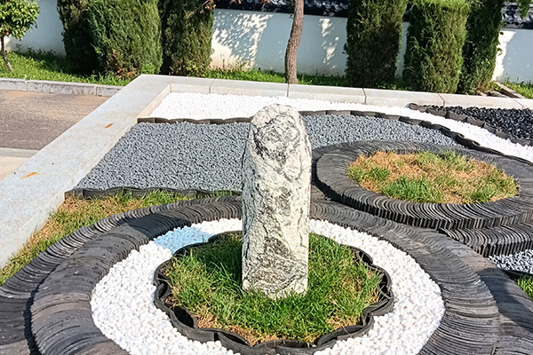 沈阳陵园墓地价格大全对于彼岸的态度:虚构地回避到坚贞地面对