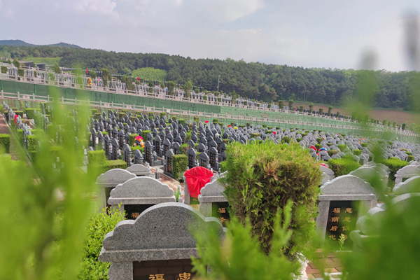沈阳公墓经营性墓地陵园都有哪些，周边墓园都多少钱？