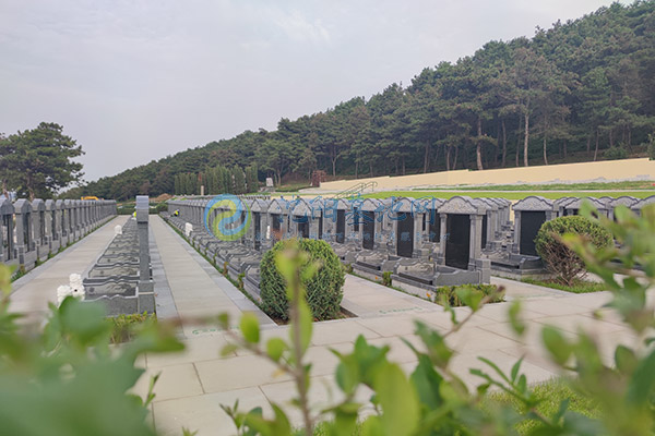 百贯山松陵墓园
