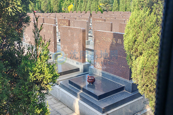 西郊卧龙墓园 西郊卧龙墓园